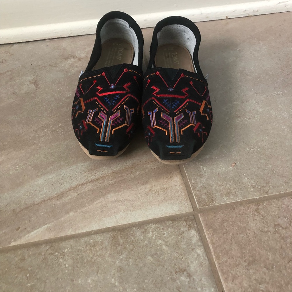 Tom’s Women’s Black Color Print shoe Slip on 6.5